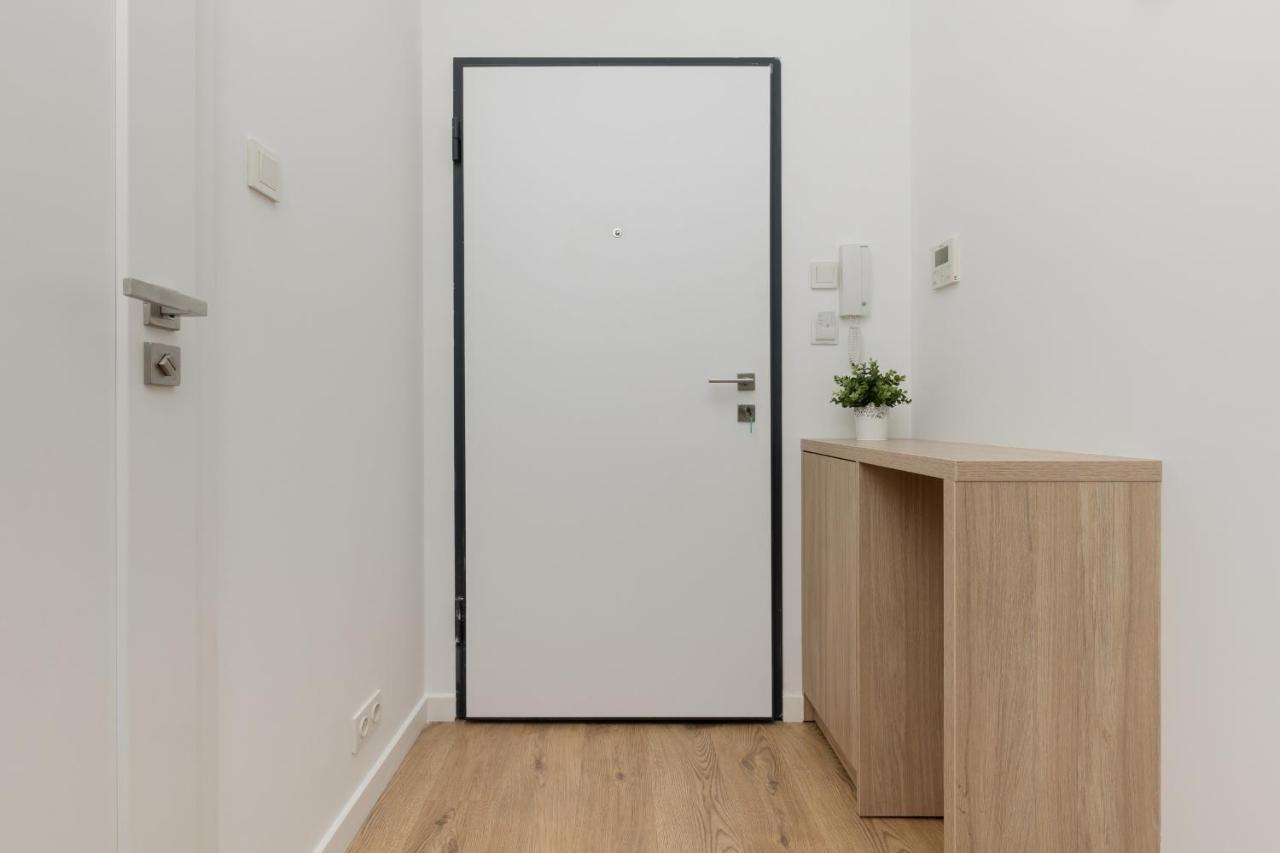Wola Pet-Friendly Apartments With Ac Slawinska By Noclegi Renters Варшава Экстерьер фото