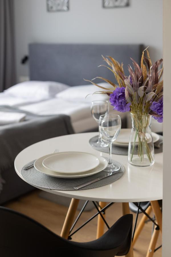 Wola Pet-Friendly Apartments With Ac Slawinska By Noclegi Renters Варшава Экстерьер фото
