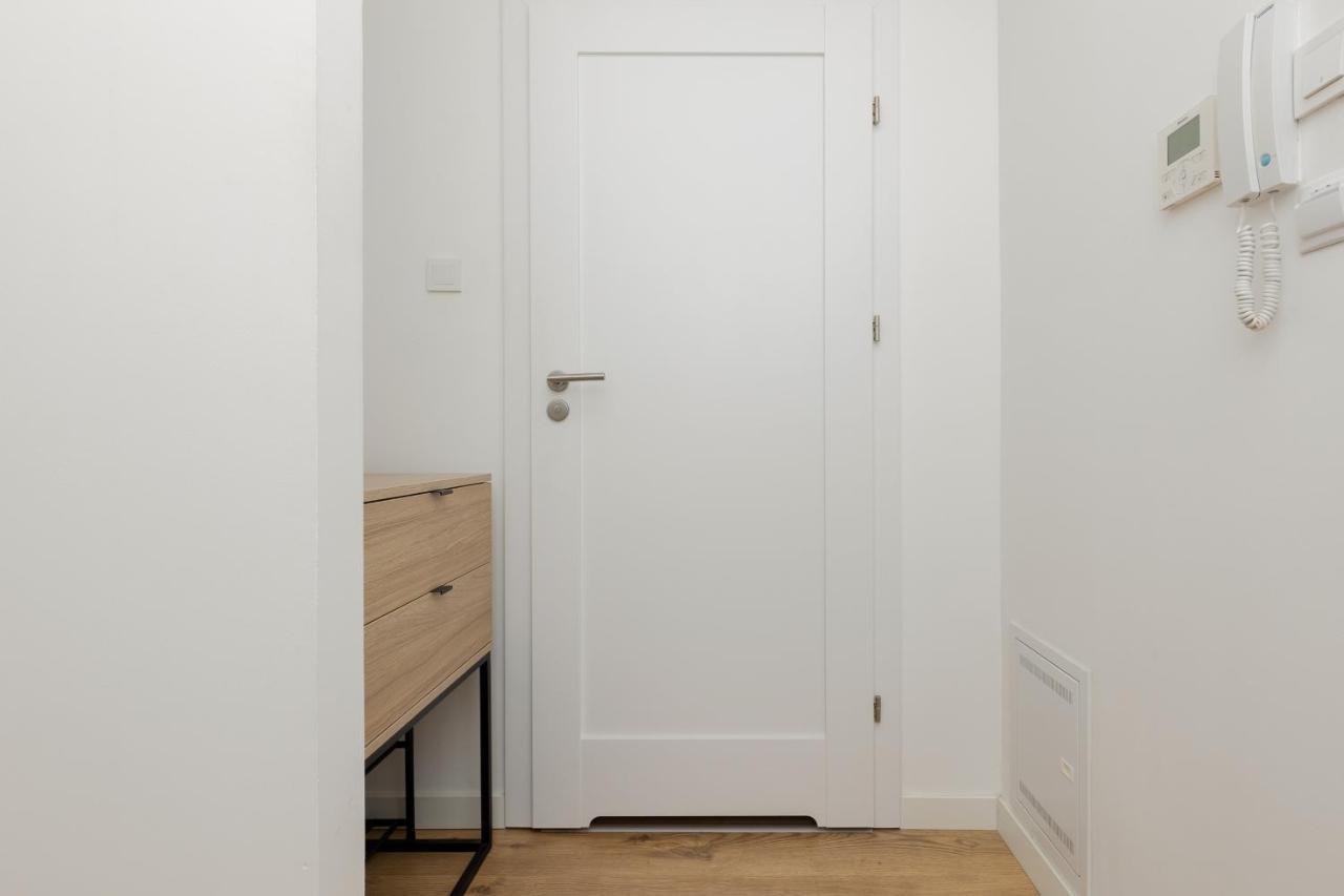 Wola Pet-Friendly Apartments With Ac Slawinska By Noclegi Renters Варшава Экстерьер фото