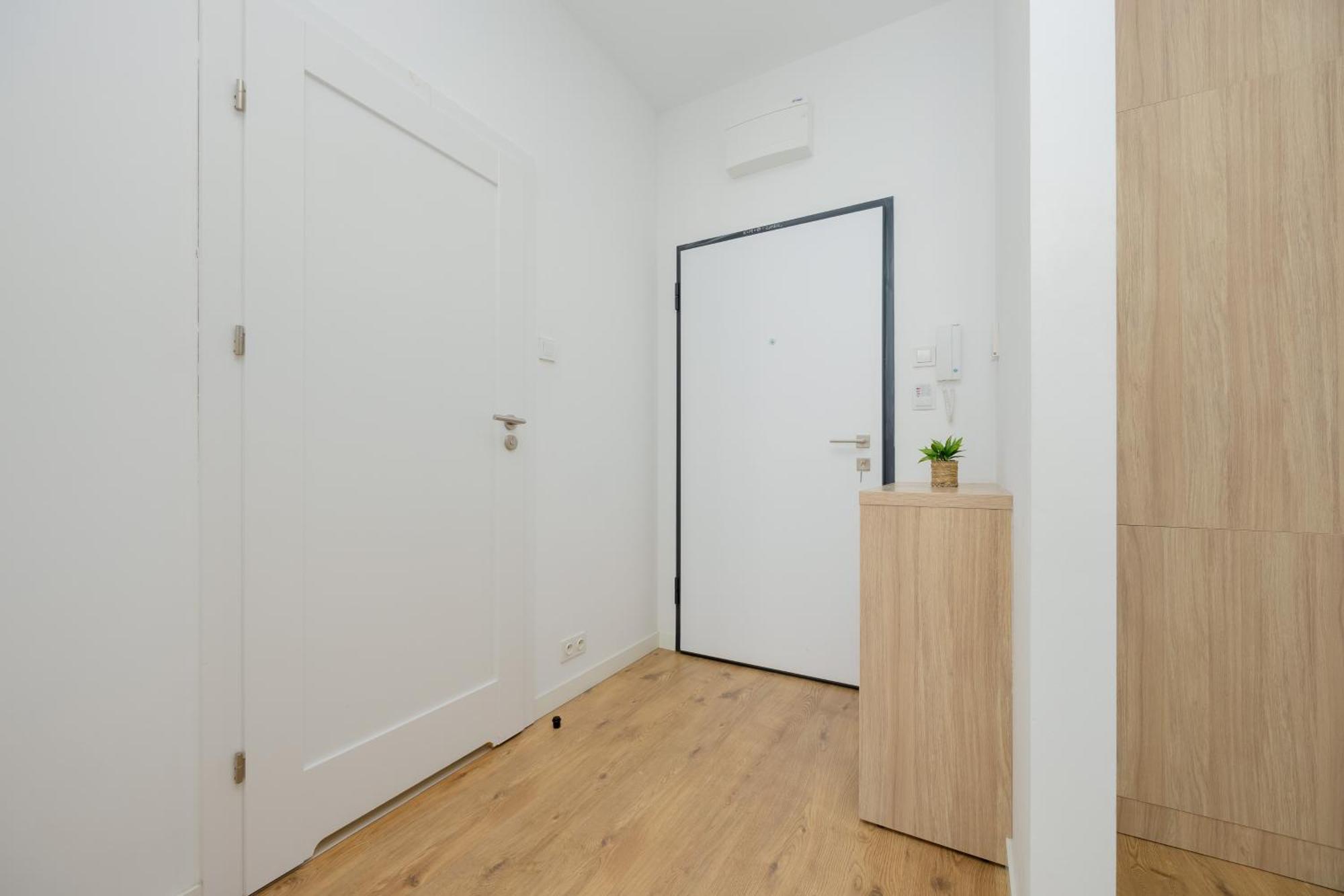 Wola Pet-Friendly Apartments With Ac Slawinska By Noclegi Renters Варшава Экстерьер фото
